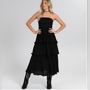 LAST ONE 🔥 Boho Strapless Ruffle Hem Dress Black